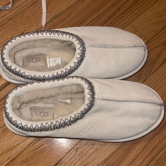 UGG Tasmans White - Picture 1 of 3
